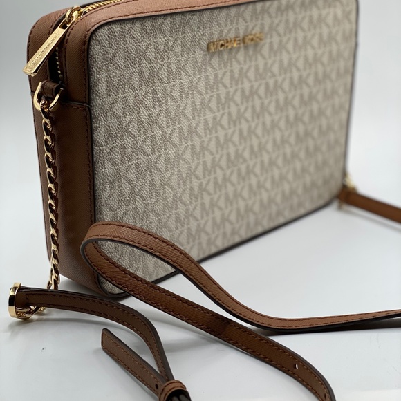 Michael Kors Jet Set Item EW Crossbody - Picture 2 of 4